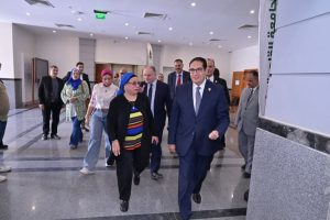 رئيس جامعة القاهرة يتفقد امتحانات الأهلية والفرع الدولي ويؤكد جاهزية منظومة الاختبارات الإلكترونية 2 رئيس جامعة القاهرة يتفقد امتحانات الأهلية والفرع الدولي ويؤكد جاهزية منظومة الاختبارات الإلكترونية