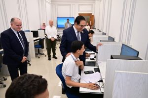 رئيس جامعة القاهرة يتفقد امتحانات الأهلية والفرع الدولي ويؤكد جاهزية منظومة الاختبارات الإلكترونية 4 FB IMG 1780466678901 جامعة القاهرة رئيس جامعة القاهرة يتفقد امتحانات الأهلية والفرع الدولي ويؤكد جاهزية منظومة الاختبارات الإلكترونية موقع في الجامعة
