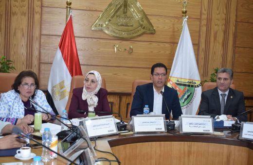 رئيس جامعة بنها يتابع مشروعات المنشآت