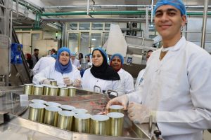 FB IMG 1780595123774 جامعة الإسكندرية بتكلفة 1.3 مليون يورو.. جامعة الإسكندرية تفتتح المركز الخدمي التعليمي لسلسلة قيمة الطماطم بكلية الزراعة موقع في الجامعة