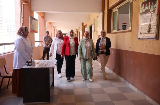 FB IMG 1780742161272 محافظ قنا يحيل 4 ملاحظين ومراقبًا تعليم القاهرة: التعامل الفوري مع أي ملاحظات أو طوارئ لتحقيق انضباط امتحانات الشهادة الإعدادية 2026 موقع في الجامعة