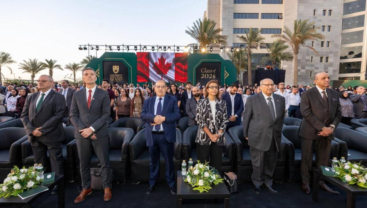 FB IMG 1781100927262 أمين مجلس أفرع الجامعات الأجنبية نيابة عن وزير التعليم العالي.. أمين مجلس أفرع الجامعات الأجنبية تشهد تخرج الدفعة الخامسة بفرع UPEI بالقاهرة موقع في الجامعة
