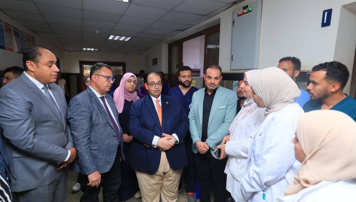 رئيس جامعة كفر الشيخ يتفقد المستشفى الجامعي 