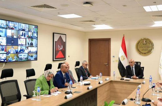 تخصيص مداخل مستقلة للجان وإخلاؤها فور انتهاء الامتحان