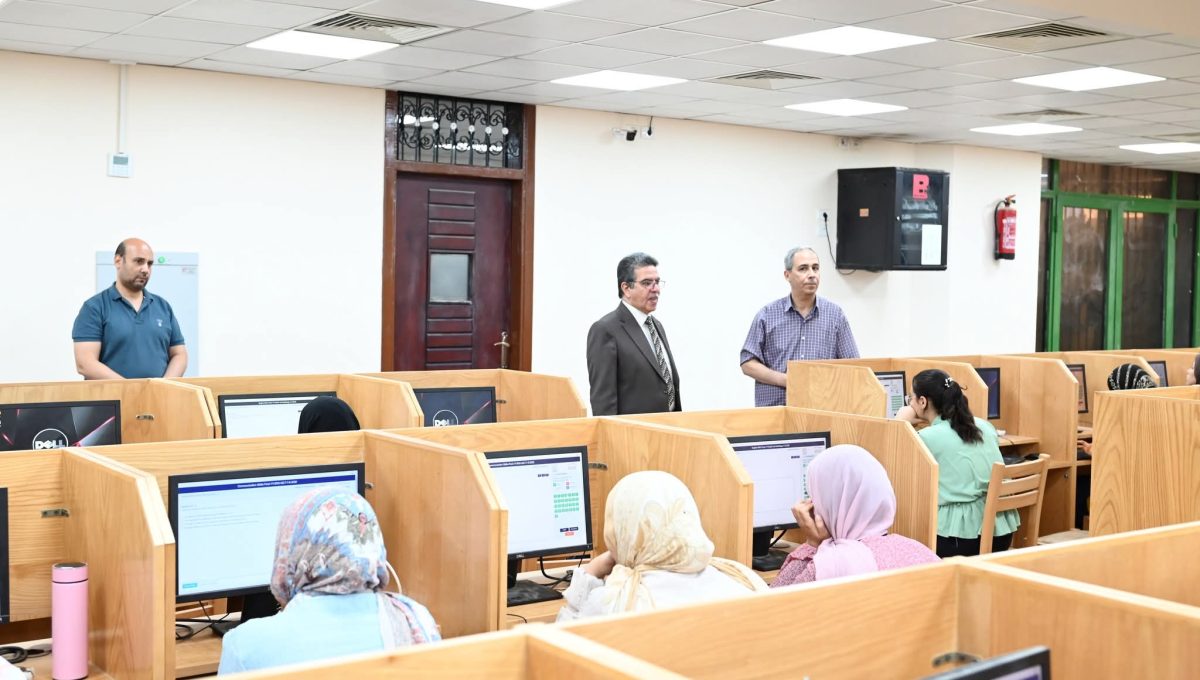 FB IMG 1781601908597 امتحانات إلكترونية متطورة بجامعة سوهاج الأهلية امتحانات إلكترونية متطورة بجامعة سوهاج الأهلية.. انتظام 212 طالبًا بكلية تكنولوجيا العلوم الصحية موقع في الجامعة