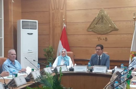 رئيس جامعة بنها يناقش تطوير المدن الجامعية 