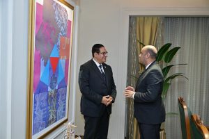 FB IMG 1781781682394 جامعة القاهرة ووزارة العمل تبحثان تعزيز فرص التشغيل لتأهيل الشباب للوظائف المستقبلية.. جامعة القاهرة ووزارة العمل تبحثان تعزيز فرص التشغيل موقع في الجامعة