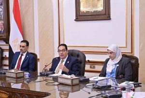 جامعة القاهرة تبحث تفعيل مكتب النزاهة العلمية وتعزيز كفاءة لجان أخلاقيات البحث العلمي