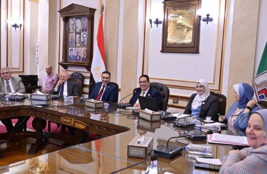 جامعة القاهرة تبحث تفعيل مكتب النزاهة العلمية وتعزيز كفاءة لجان أخلاقيات البحث العلمي