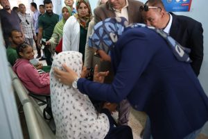 محافظ الوادي الجديد تتفقد القافلة الطبية بجامعة الوادي الجديد بمستشفى باريس المركزي 2 محافظ الوادي الجديد تتفقد القافلة الطبية بجامعة الوادي