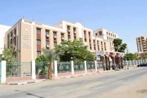مستشفيات جامعة سوهاج تنجح في استئصال ورم ضخم 