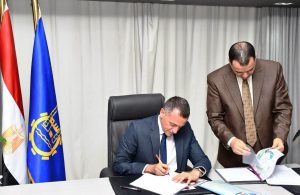 بنسبة نجاح 63.9%.. محافظ أسوان يعتمد نتيجة الشهادة الإعدادية للفصل الدراسى الثاني 2 بنسبة نجاح 63.9%.. محافظ أسوان يعتمد نتيجة الشهادة الإعدادية للفصل الدراسى الثاني