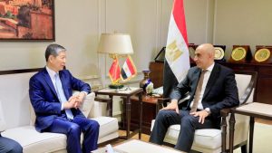 FB IMG 1782395618916 تعاون مصري صيني لدعم التحول الرقمي بالتعليم تعاون مصري صيني لدعم التحول الرقمي بالتعليم وتطوير مدارس التكنولوجيا التطبيقية موقع في الجامعة