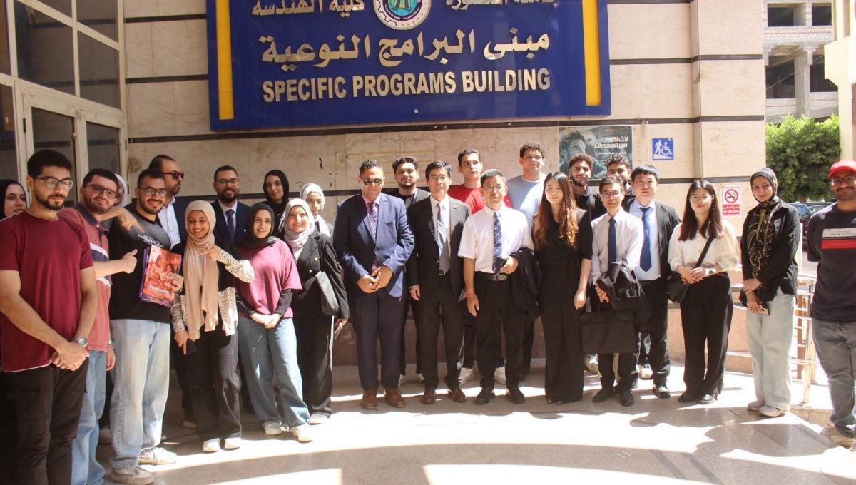 FB IMG 1782496269500 جامعة المنصورة جامعة المنصورة تعرض 15 مشروعًا طلابيًا مبتكرًا في الهندسة والذكاء الاصطناعي موقع في الجامعة