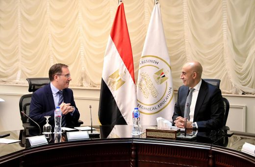FB IMG 1782650427591 امتحانات الشهادة الإعدادية 2026 وزير التعليم يناقش مع سفير بريطانيا تطوير التعليم الفني والذكاء الاصطناعي في المدارس موقع في الجامعة