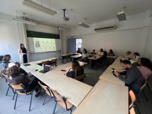 باحثات من جامعة برلين الحرة يجرين أبحاثًا متقدمة بمعامل صيدلة الجامعة الألمانية بالقاهرة 6 باحثات من جامعة برلين الحرة يجرين أبحاثًا متقدمة بمعامل صيدلة الجامعة الألمانية بالقاهرة