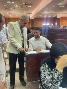 رئيس جامعة أسوان يؤكد انتظام امتحانات دار العلوم وتوفير سبل الراحة للطلاب 2 رئيس جامعة أسوان يؤكد انتظام امتحانات دار العلوم