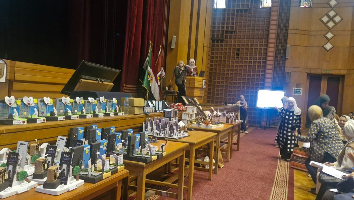 IMG 20260608 WA0026 قصر العيني يطلق اليوم العلمي الثالث للطلاب قصر العيني يطلق اليوم العلمي الثالث للطلاب تحت شعار الابتكار والذكاء الاصطناعي في الطب الشرعي| تفاصيل موقع في الجامعة