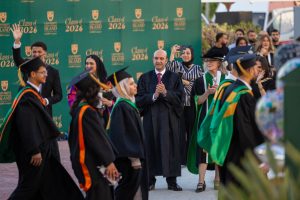 تتويجاً لـ 8 سنوات من التميز.. جامعة "الأمير إدوارد بالقاهرة" تحتفل بتخريج دفعة 2026| صور 5 IMG 20260610 WA0022 جامعة الأمير إدوارد بالقاهرة تحتفل بتخريج دفعة 2026 تتويجاً لـ 8 سنوات من التميز.. جامعة "الأمير إدوارد بالقاهرة" تحتفل بتخريج دفعة 2026| صور موقع في الجامعة