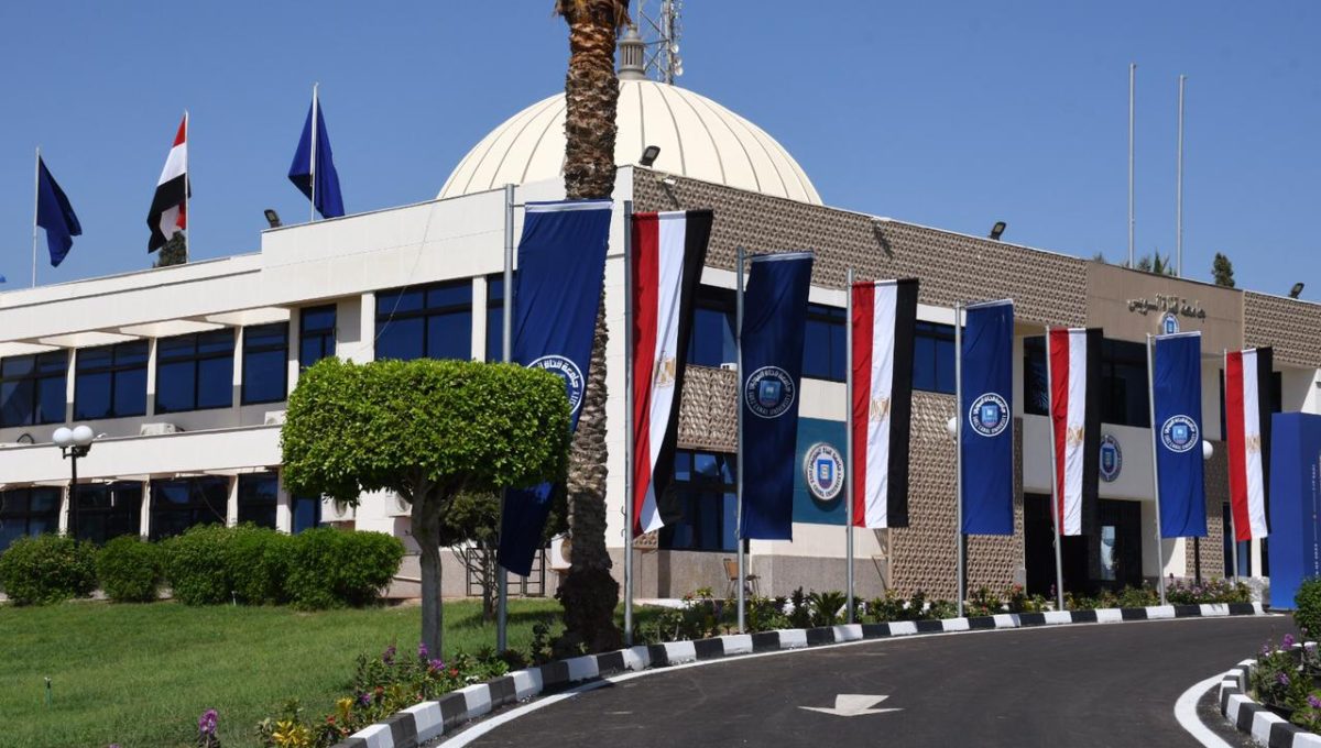 جامعة قناة السويس تعلن فتح باب الترشح لجائزة الإرادة الذهبية 