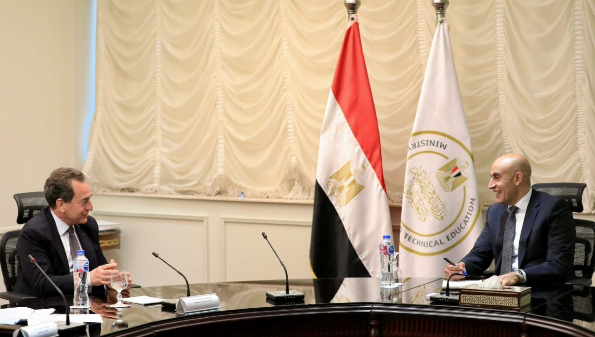 وزير التربية والتعليم يستقبل السفير الفرنسي 