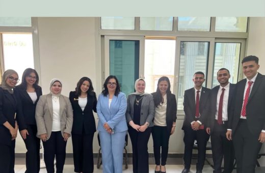 طلاب BIDT بجامعة حلوان الأهلية يبتكرون منصة "Qareebeen" 