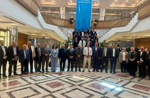IMG 20260615 WA0087 تخرج مناقشة مشروعات تخرج أول دفعة ببرنامج معلوماتية الأعمال والتحول الرقمي بجامعة حلوان الأهلية موقع في الجامعة