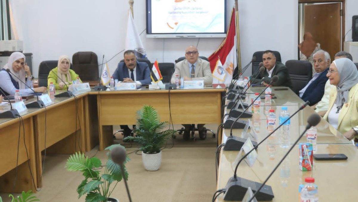 جامعة قناة السويس توقع بروتوكول تعاون مع القابضة لمياه الشرب 