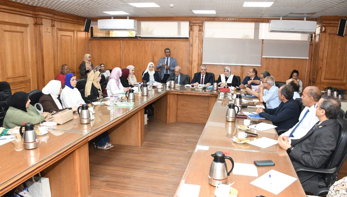 IMG 20260622 WA0091 مجلس الدراسات العليا بجامعة قناة السويس مجلس الدراسات العليا بجامعة قناة السويس يقر حزمة قرارات لدعم التحول الرقمي والمبتكرين موقع في الجامعة