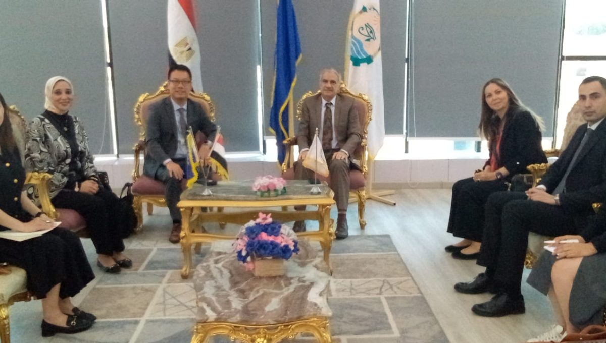 IMG 20260625 WA0142 الأكاديمية العربية جامعة أسوان تبحث مع «هواوي» والأكاديمية العربية إطلاق برامج تدريبية لتأهيل شباب الصعيد لسوق العمل الرقمي موقع في الجامعة