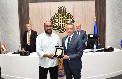 رئيس جامعة أسوان يشدد على أهمية تكامل مؤسسات الدولة 