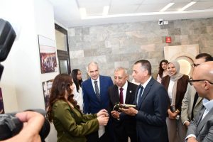 IMG 20260627 WA0218 رئيس جامعة أسوان يشيد بمشروعات طلاب الآثار رئيس جامعة أسوان يشيد بمشروعات طلاب الآثار: التراث قوة لبناء المستقبل ودعم التنمية الثقافية موقع في الجامعة