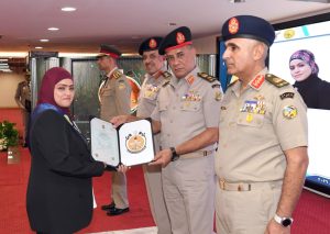 وزير الدفاع يشهد حفل تخرج دفعات جديدة من الأكاديمية العسكرية للدراسات العليا والإستراتيجية