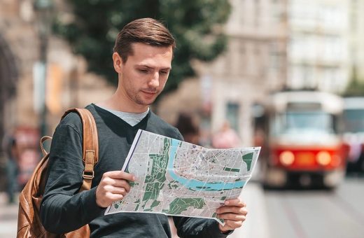 كيف تدير أموالك بذكاء عند الحصول على منحة دراسية في الخارج؟