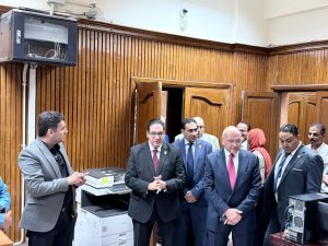 عميد حقوق القاهرة: المشروعات الرقمية الجديدة تقضي على البيروقراطية 