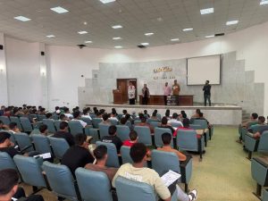 تعليم مطروح: إقبال طلابي كبير على المراجعات النهائية للشهادة الإعدادية 2026 3 IMG 1094 تعليم مطروح تعليم مطروح: إقبال طلابي كبير على المراجعات النهائية للشهادة الإعدادية 2026 موقع في الجامعة