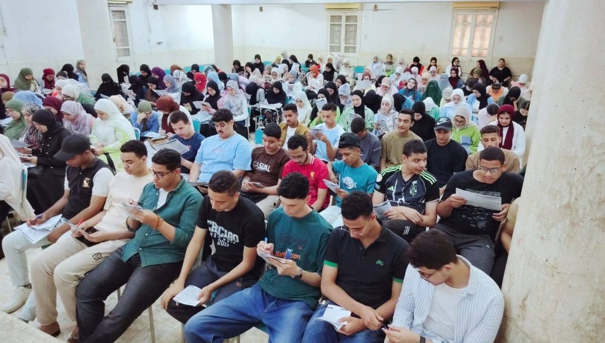 المراجعات النهائية للشهادتين الإعدادية والثانوية