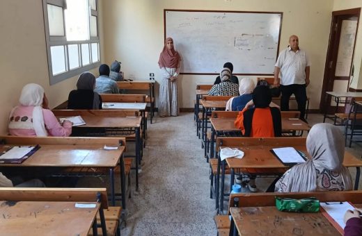 IMG 1281 طلاب الإعدادية بالغربية 421 لجنة تستقبل طلاب الإعدادية بالغربية.. والمحافظ يؤكد انتظام الامتحانات موقع في الجامعة