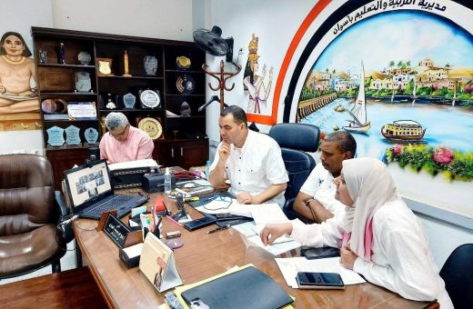 IMG 1299 طالب 20.4 مليون جنيه مستحقات عمال الخدمات المعاونة بمدارس أسوان.. التفاصيل كاملة موقع في الجامعة