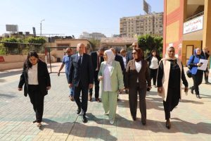 IMG 1504 امتحانات الإعدادية بالقاهرة 214 ألف طالب يؤدون امتحانات الإعدادية بالقاهرة.. والمحافظ يوجه بتوفير أجواء مناسبة للطلاب داخل اللجان موقع في الجامعة