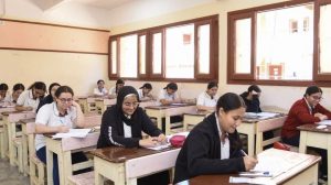 IMG 1551 3 انتظام امتحانات الإعدادية تعليم الإسكندرية: انتظام امتحانات الإعدادية دون شكاوى في اللغة الإنجليزية موقع في الجامعة
