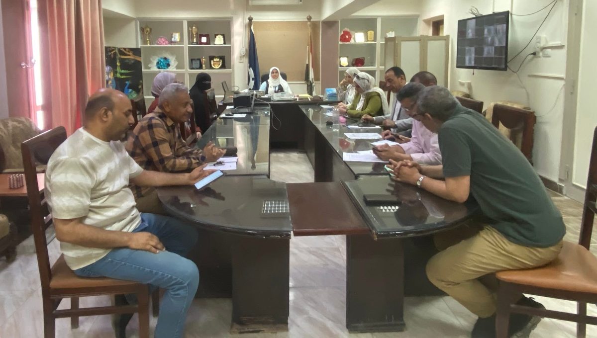 IMG 1677 1 وكيل تعليم السويس وكيل تعليم السويس: استقرار كامل داخل لجان الإعدادية منذ بدء الامتحانات موقع في الجامعة