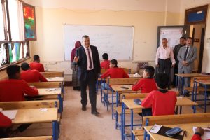 مدير تعليم الوادي الجديد: طلاب الإعدادية يختتمون الامتحانات في أجواء هادئة بمادة العلوم 3 IMG 1922 طلاب الإعدادية يختتمون الامتحانات مدير تعليم الوادي الجديد: طلاب الإعدادية يختتمون الامتحانات في أجواء هادئة بمادة العلوم موقع في الجامعة