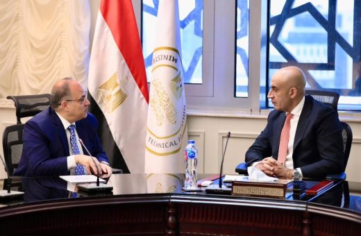 مدارس متخصصة في الصناعات الدوائية