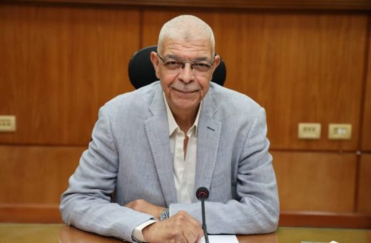 IMG 2039 رئيس جامعة المنوفية يترأس لجنة التدوي رئيس جامعة المنوفية يترأس لجنة التدويل ويؤكد: البحث العلمي والصناعة والتحول الرقمي أولوية استراتيجية موقع في الجامعة