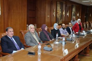 IMG 2042 رئيس جامعة المنوفية يترأس لجنة التدوي رئيس جامعة المنوفية يترأس لجنة التدويل ويؤكد: البحث العلمي والصناعة والتحول الرقمي أولوية استراتيجية موقع في الجامعة