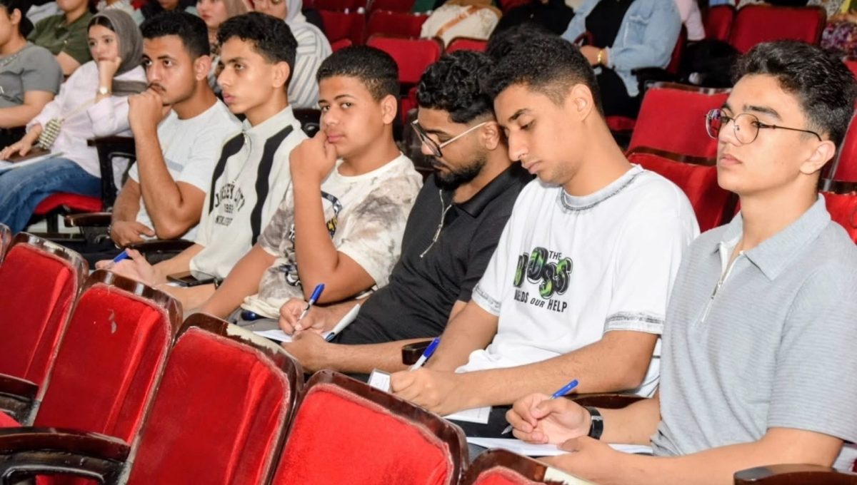 IMG 2226 القوافل التعليمية الوزارية ببورسعيد دعم متواصل لطلاب الثانوية العامة عبر القوافل التعليمية الوزارية ببورسعيد موقع في الجامعة
