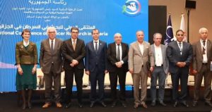 IMG 2315 هشام الغزالي يستعرض التجربة المصرية حضور مصري قوي في أبحاث السرطان.. هشام الغزالي يستعرض التجربة المصرية بملتقى دولي بالجزائر موقع في الجامعة