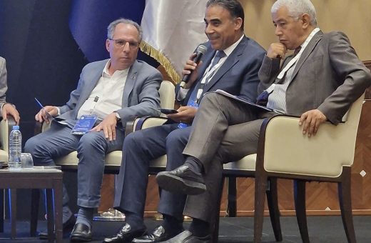 IMG 2316 هشام الغزالي يستعرض التجربة المصرية حضور مصري قوي في أبحاث السرطان.. هشام الغزالي يستعرض التجربة المصرية بملتقى دولي بالجزائر موقع في الجامعة