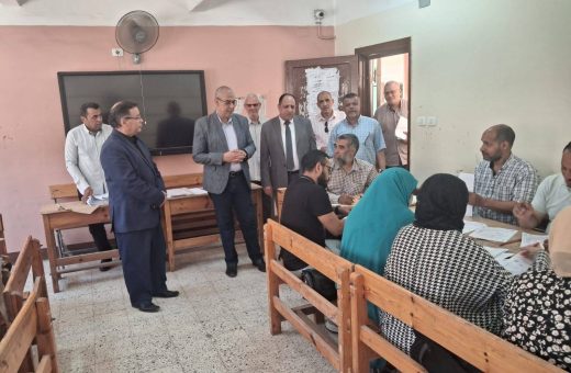IMG 2320 التقديم لرياض الأطفال والصف الأول مدير التعليم بالقليوبية يتابع تصحيح امتحانات الشهادة الإعدادية ويشدد: لا تهاون في الدرجات موقع في الجامعة
